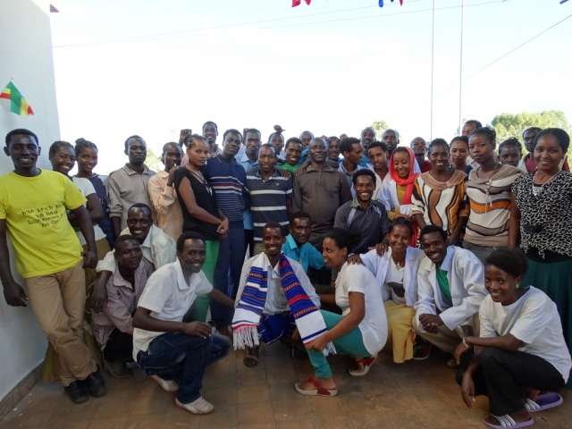 budoucí personál a místní obyvatelé