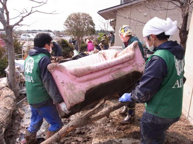 Pomoc po zemětřesení v Japonsku