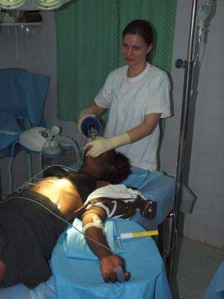 Ošetření pacienta ve zdravotnickém středisku Itibu